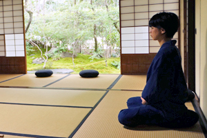 結跏趺坐・半跏趺坐・胡坐(あぐら)